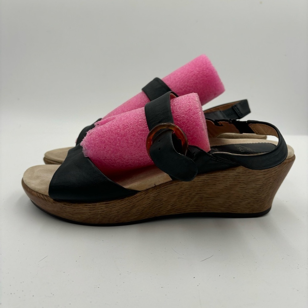 Dansko Women’s 40 Soft Black Leather Strappy Wedge Sandals